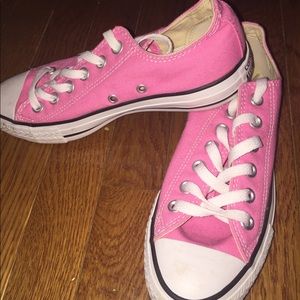 Size 8 Pink Converse.
